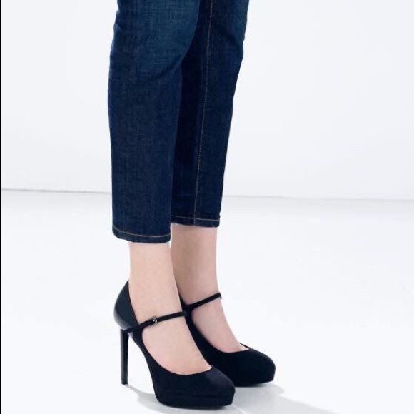 •HP• Zara Navy Stiletto Heels - Picture 10 of 10